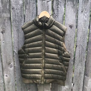 Lululemon men’s down vest